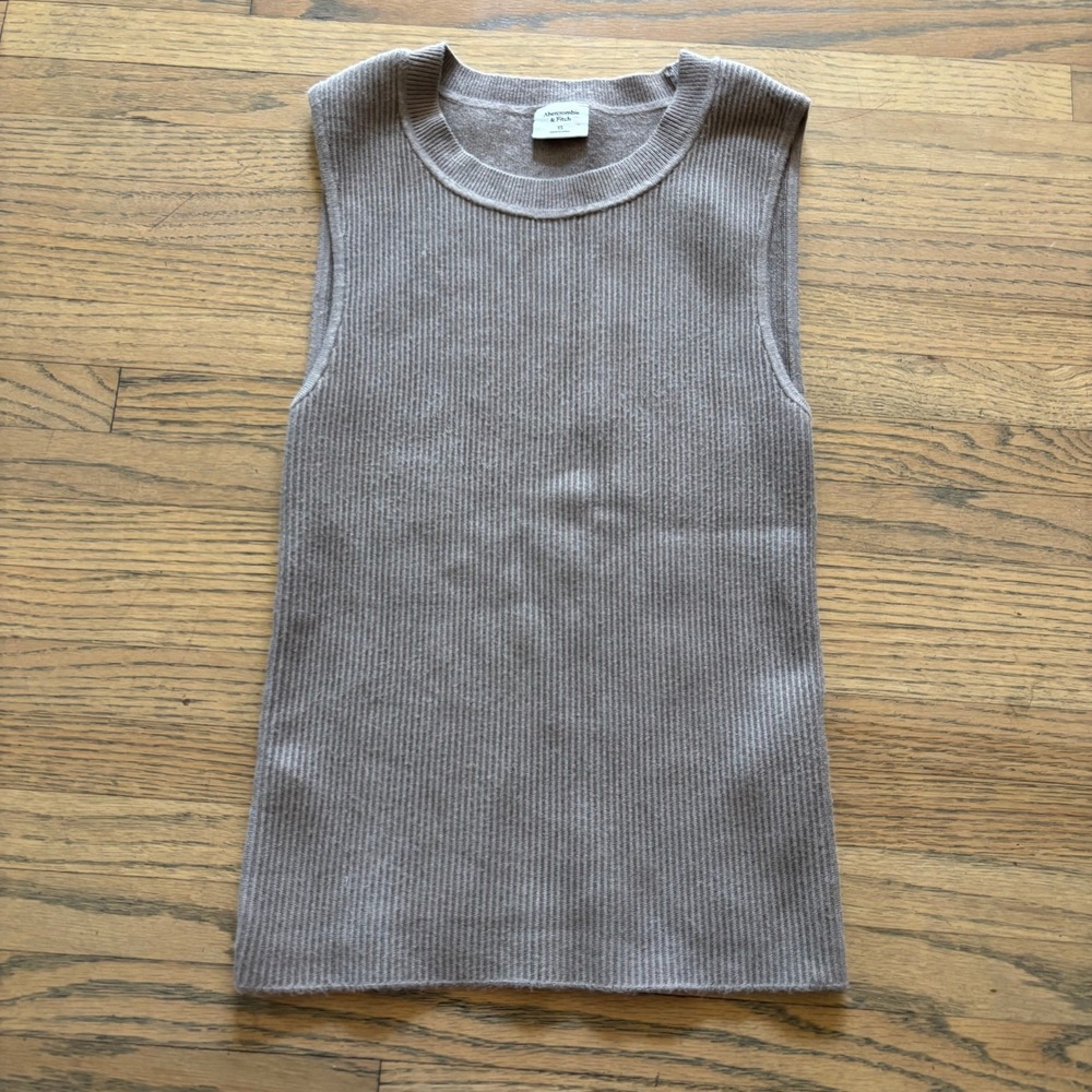 Abercrombie & Fitch Womens XS Ribbed Knit Sleeveless Sweater Tank Top Taupe